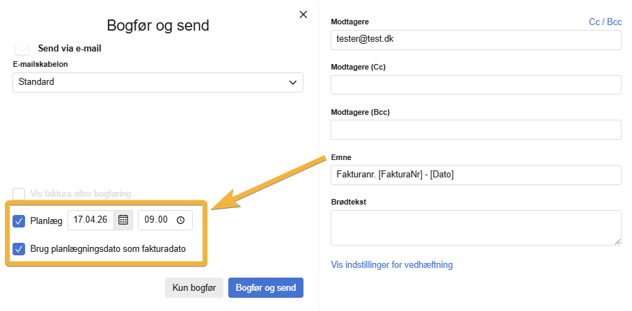 Viser planlægningsfunktionerne i vinduet Bogfør og send – bruges til at tidsindstille afsendelse af en faktura og vælge planlægningsdatoen som fakturadato.