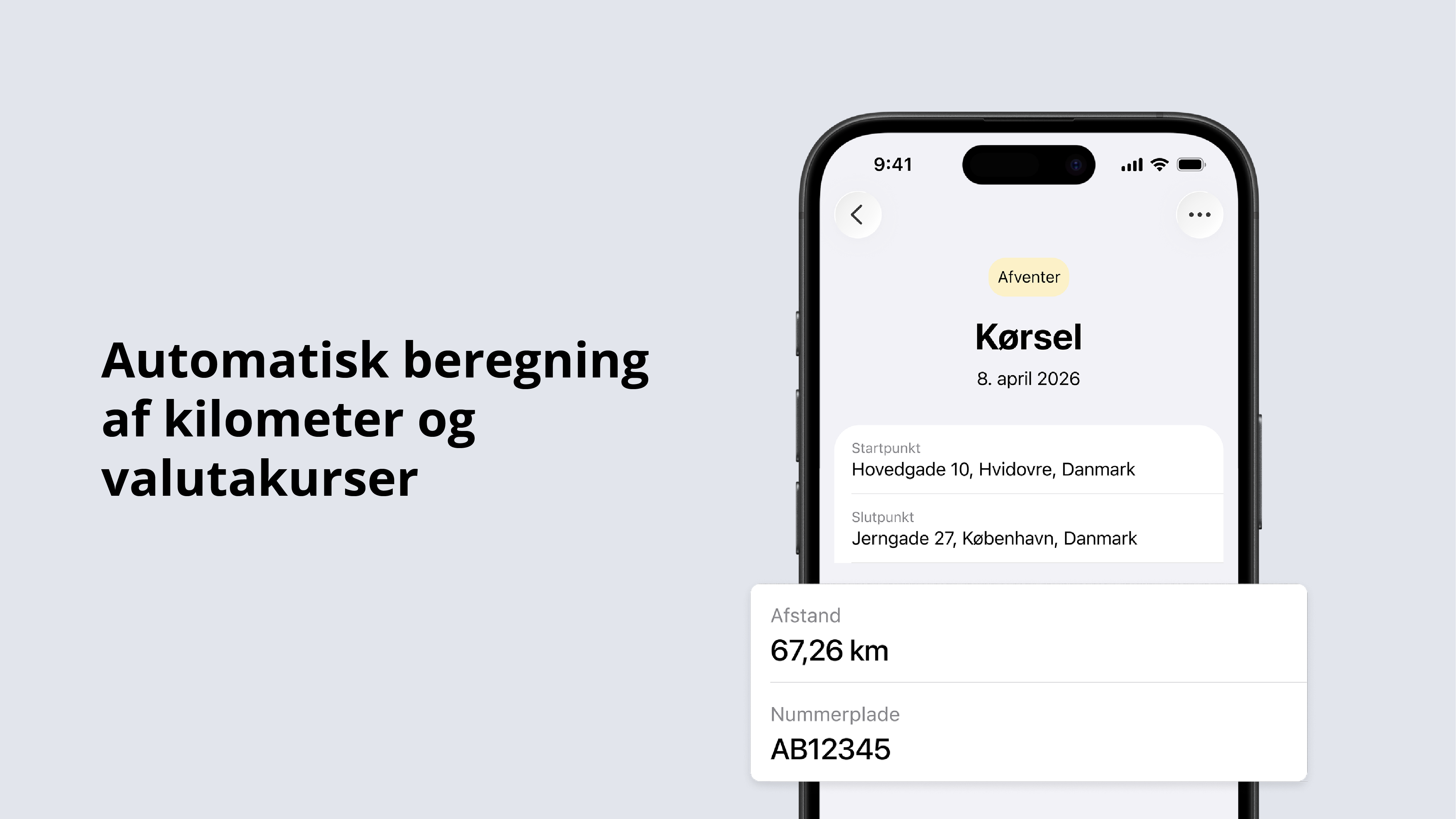 Et screenshot af e-conomics app Løn Mobilapp med en tekst til venstre for screenshotsene