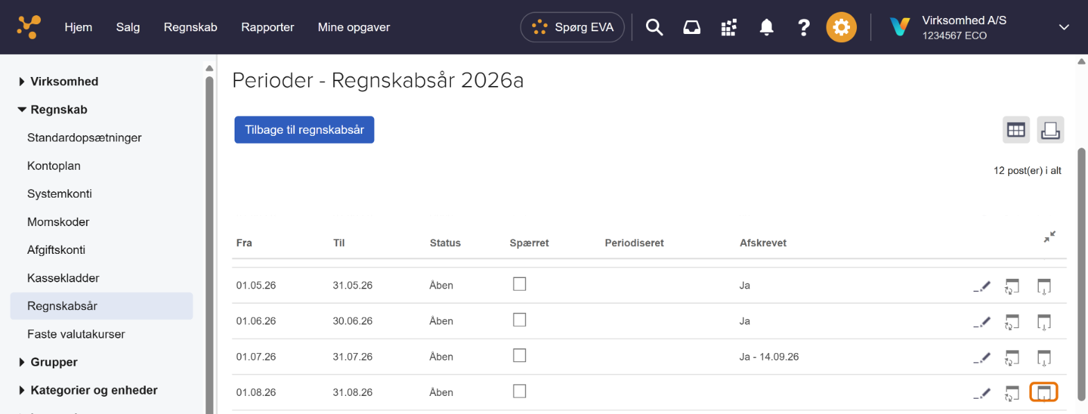 Viser periodeoversigten med ikonet Afskriv ud for måneden – bruges til at starte afskrivningskørslen i salgsmåneden.