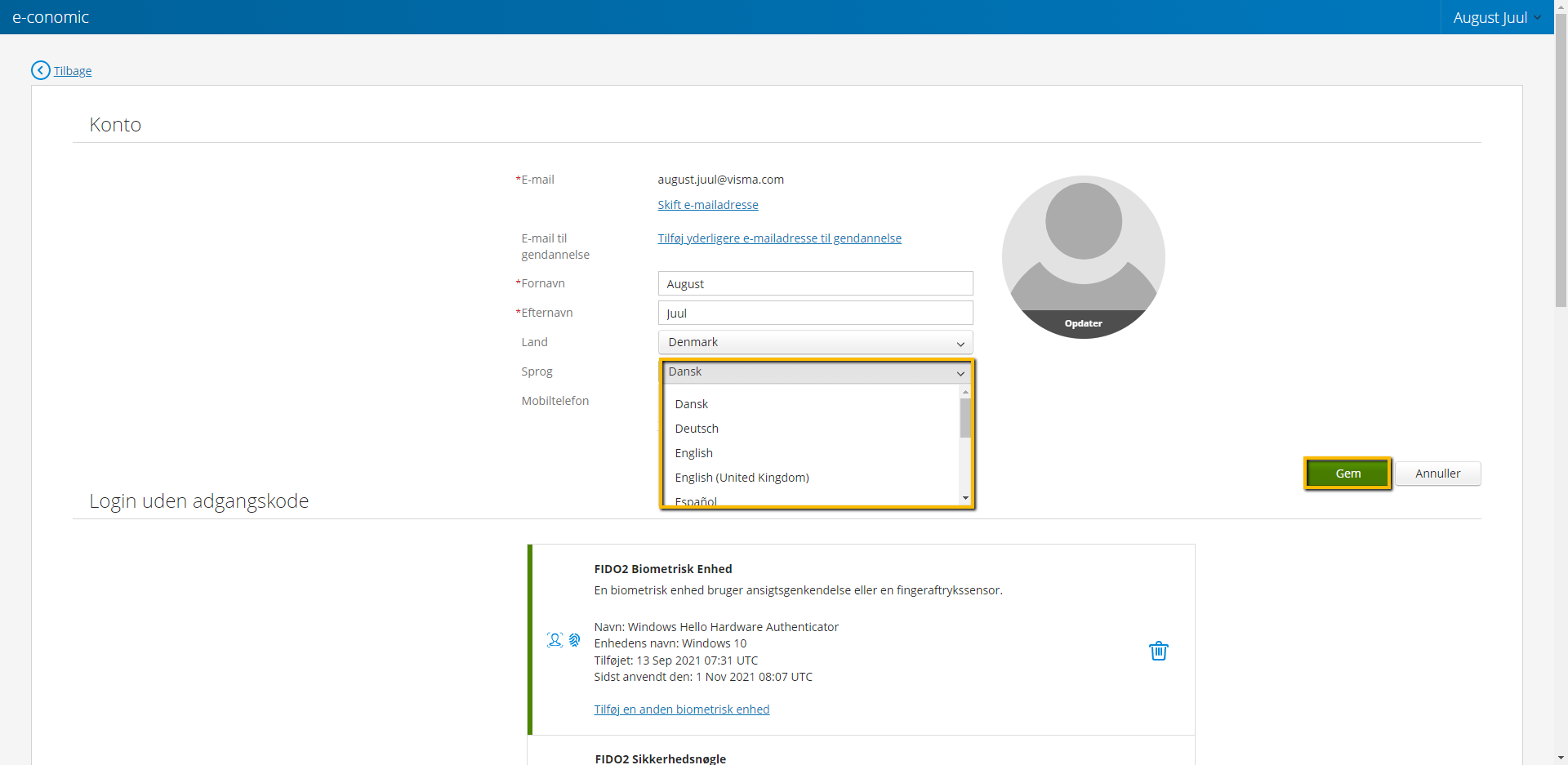 Viser Sprog-dropdown-menuen i Kontoindstillinger – bruges til at ændre sproget på brugeren.