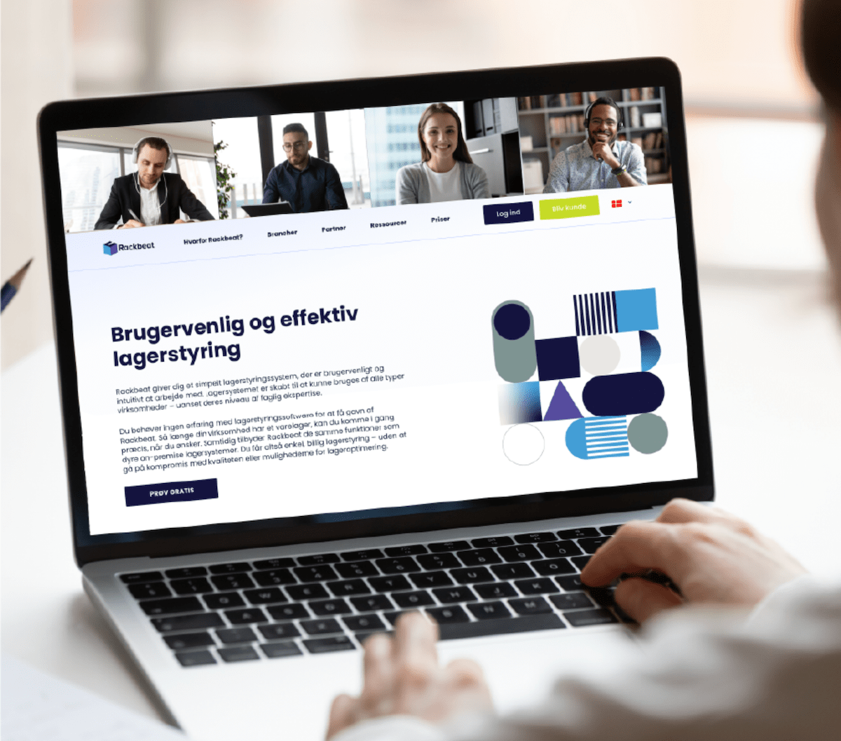 Et billede af en computerskærm, hvor der er et online webinar i gang