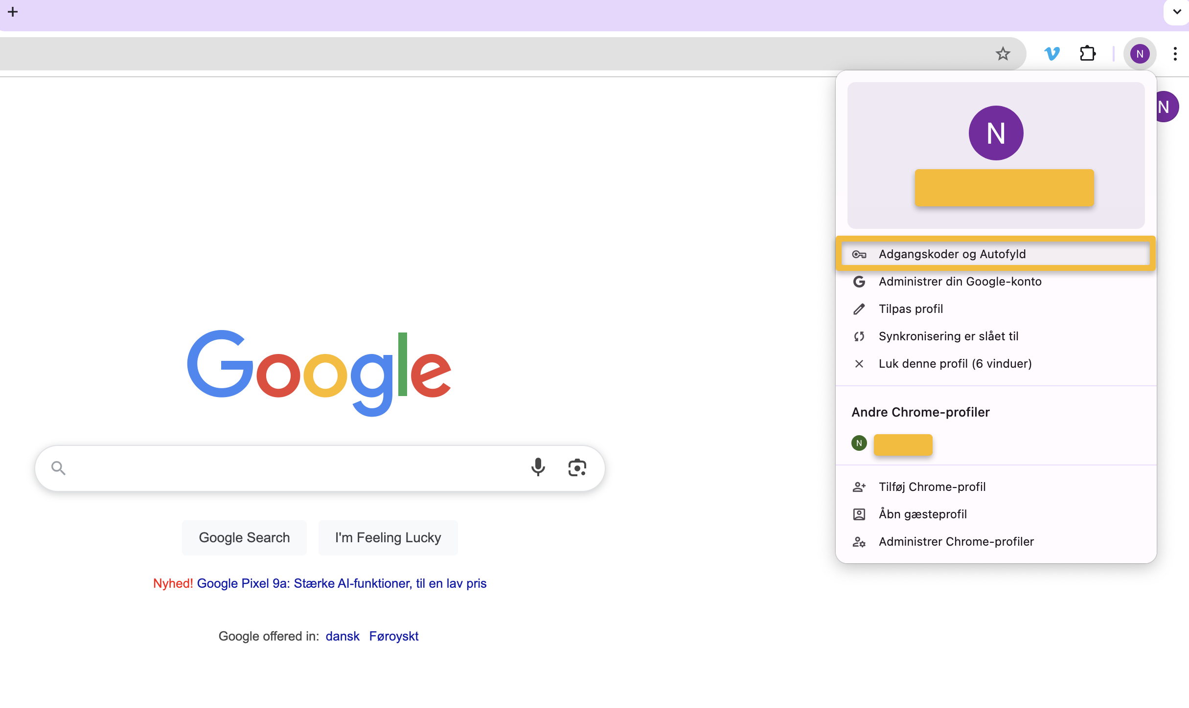 Viser menupunktet 'Adgangskoder og Autofyld' i Chrome-browserens profilmenu – bruges til at navigere til indstillinger for adgangskoder og sikkerhed.