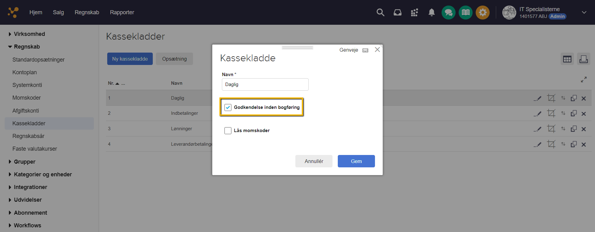 Viser afkrydsningsfeltet 'Godkendelse inden bogføring' i opsætningen af en kassekladde – bruges til at aktivere godkendelse af posteringer inden bogføring.