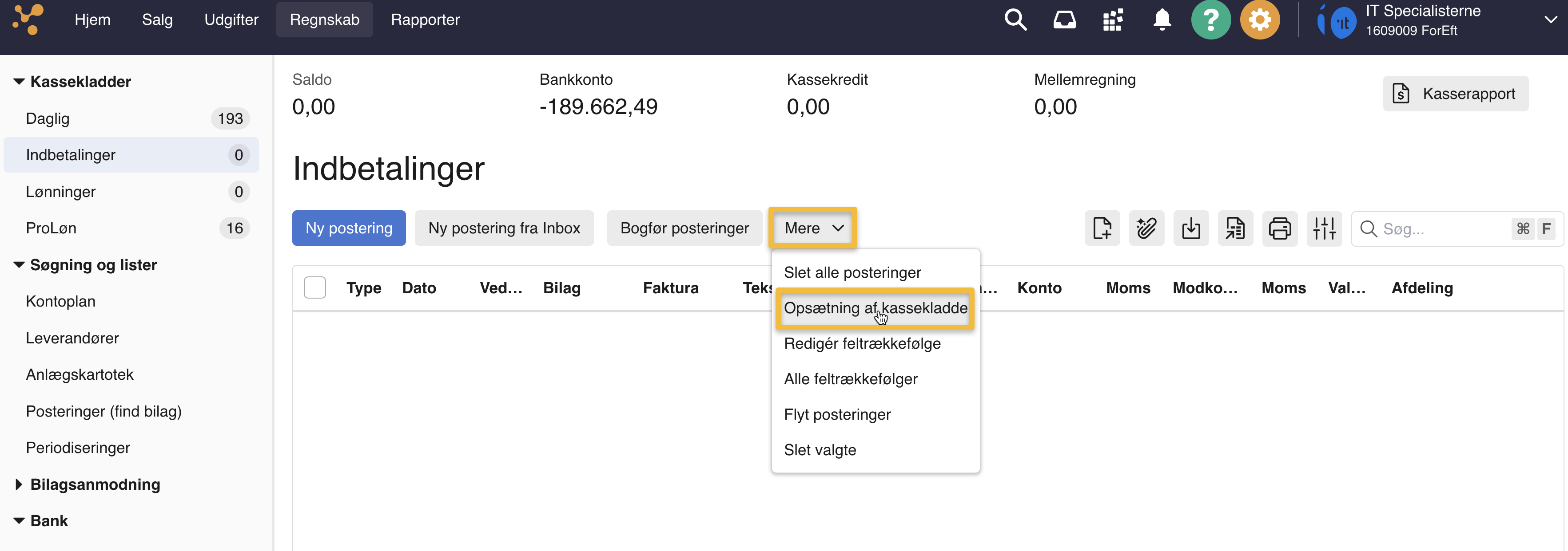 Viser menupunktet 'Opsætning af kassekladde' i kassekladden – bruges til at tilgå indstillinger for at tilføje en fast modkonto.
