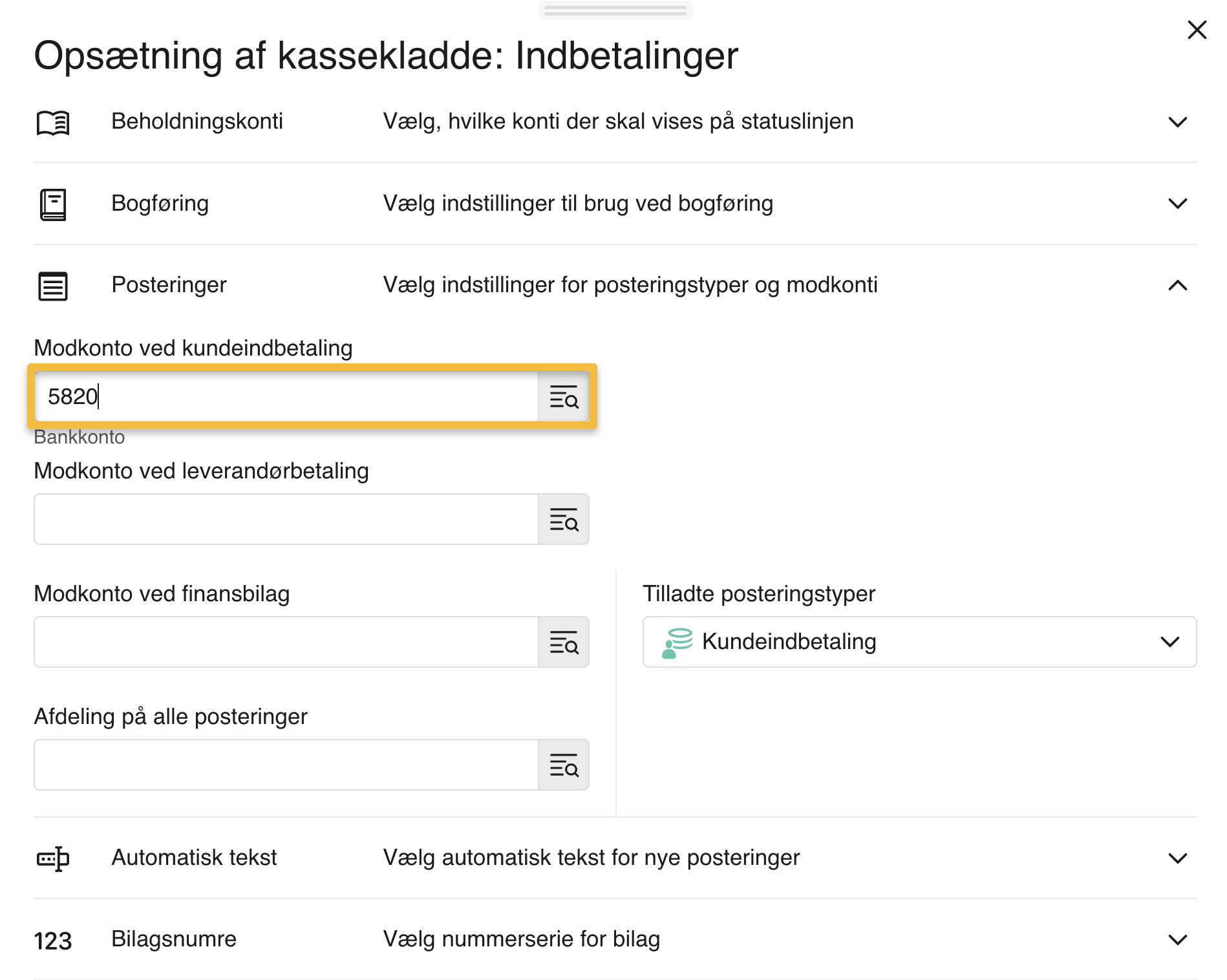 Viser valg af modkonto ved kundeindbetaling i opsætning af kassekladde – bruges til at angive en fast konto, der automatisk anvendes på alle indbetalinger.